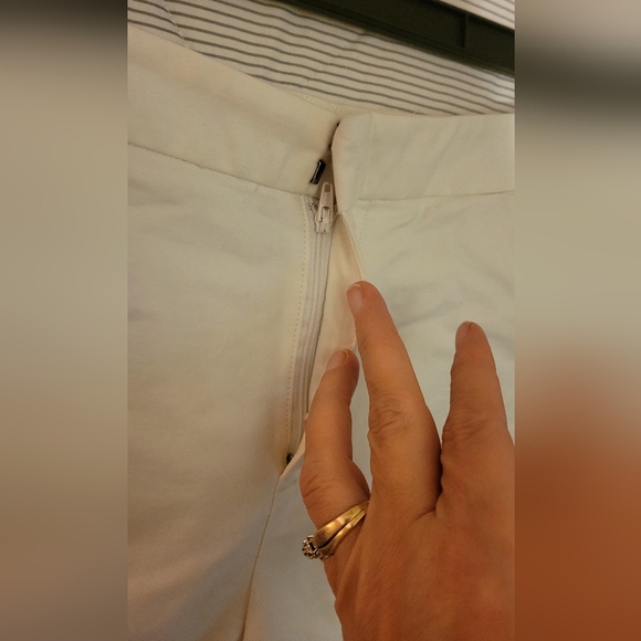 Coldwater Creek White Shorts 16P Natural Fit - Picture 3 of 5